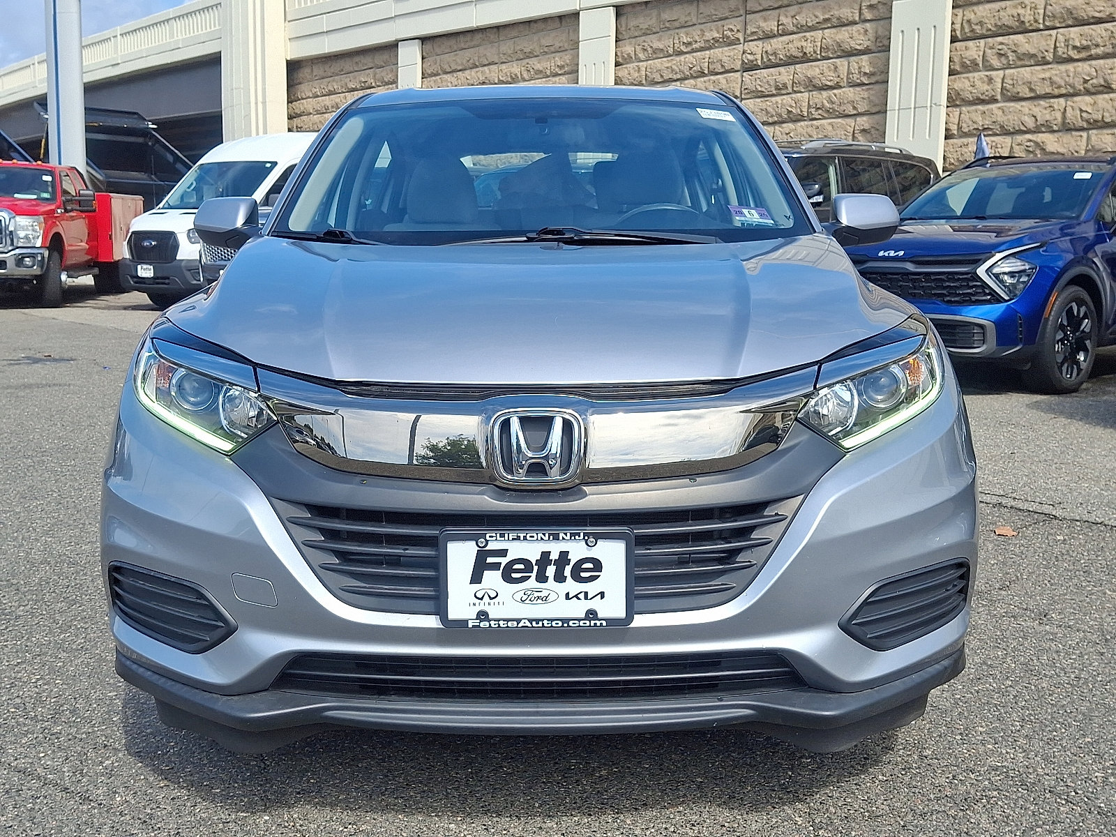Used 2019 Honda HR-V LX image 2