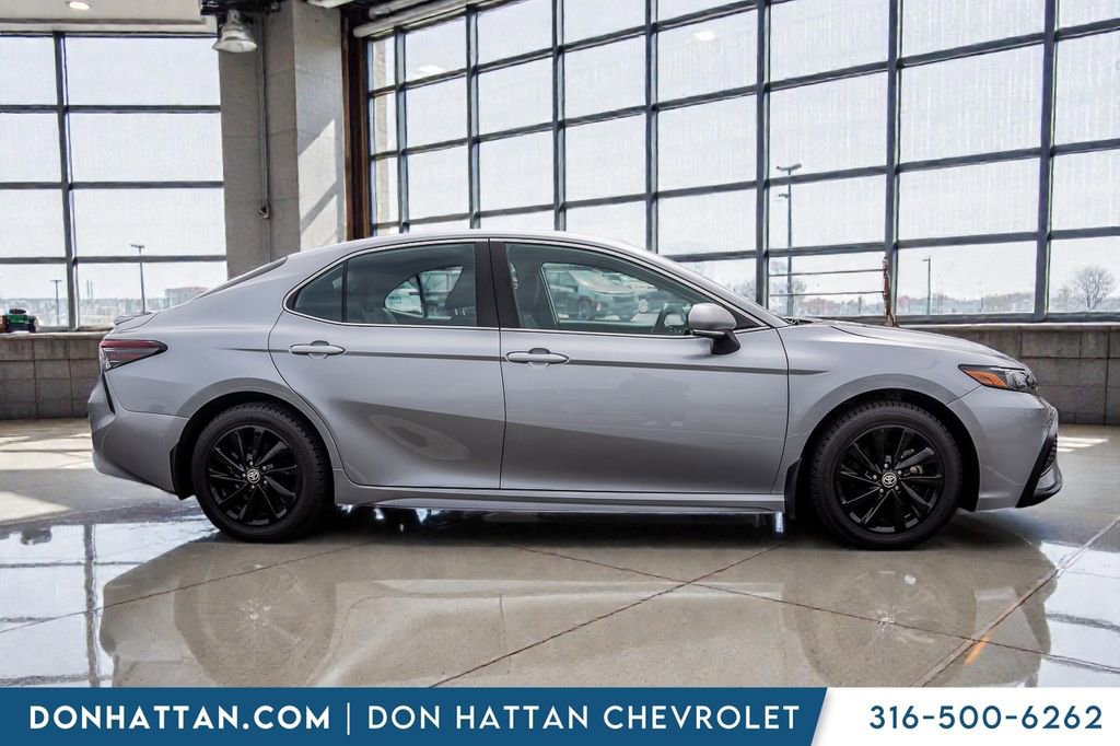Used 2023 Toyota Camry SE image 31