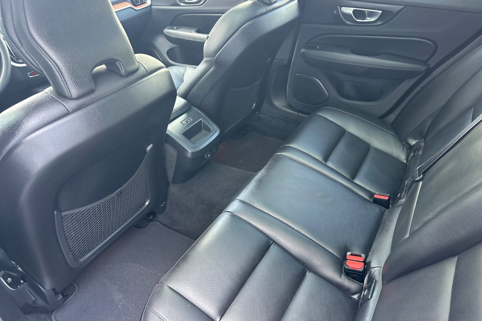 Certified 2025 Volvo V60 B5 Cross Country Plus image 13
