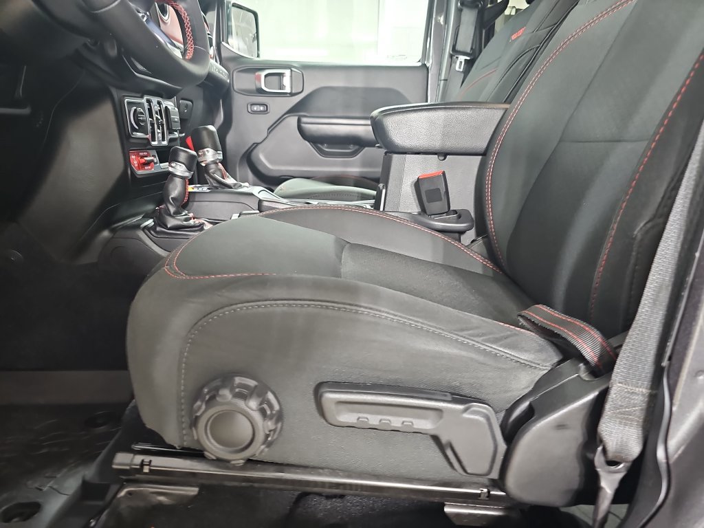 Used 2020 Jeep Wrangler Unlimited Rubicon AWD/4WD image 34