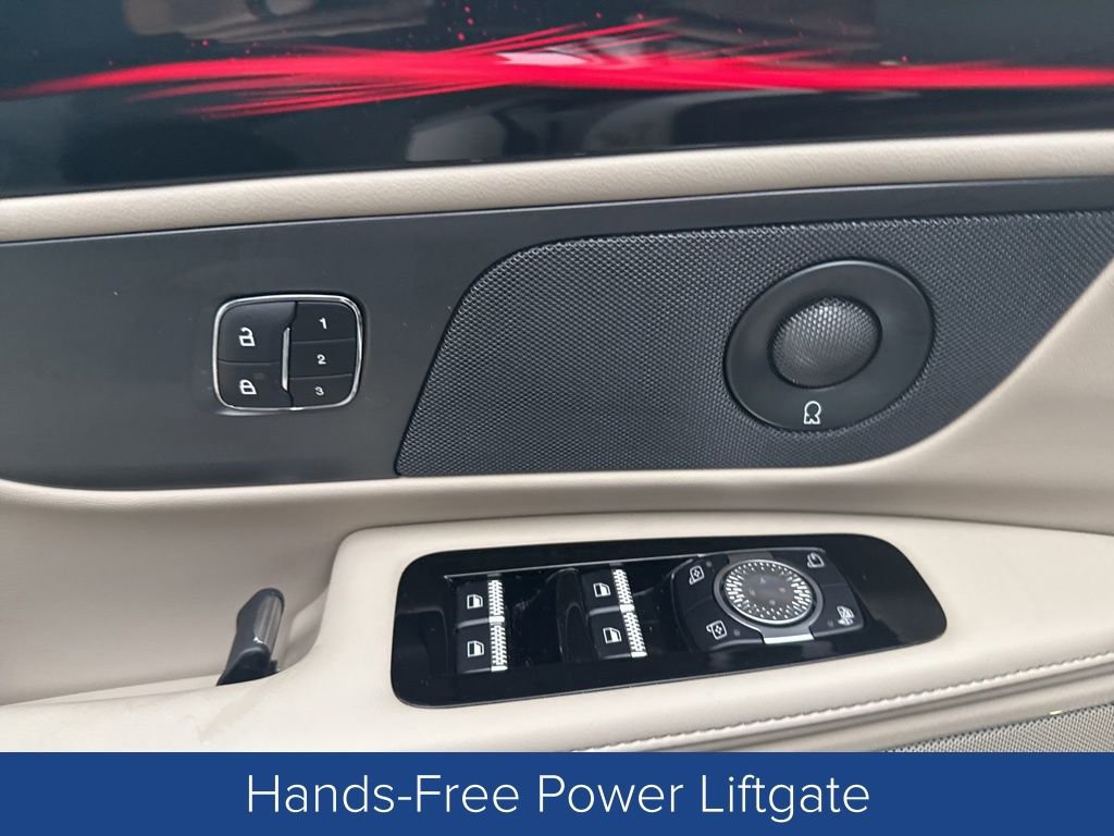 Used 2024 Lincoln Nautilus Reserve w/ Equipment Group 202A image 11