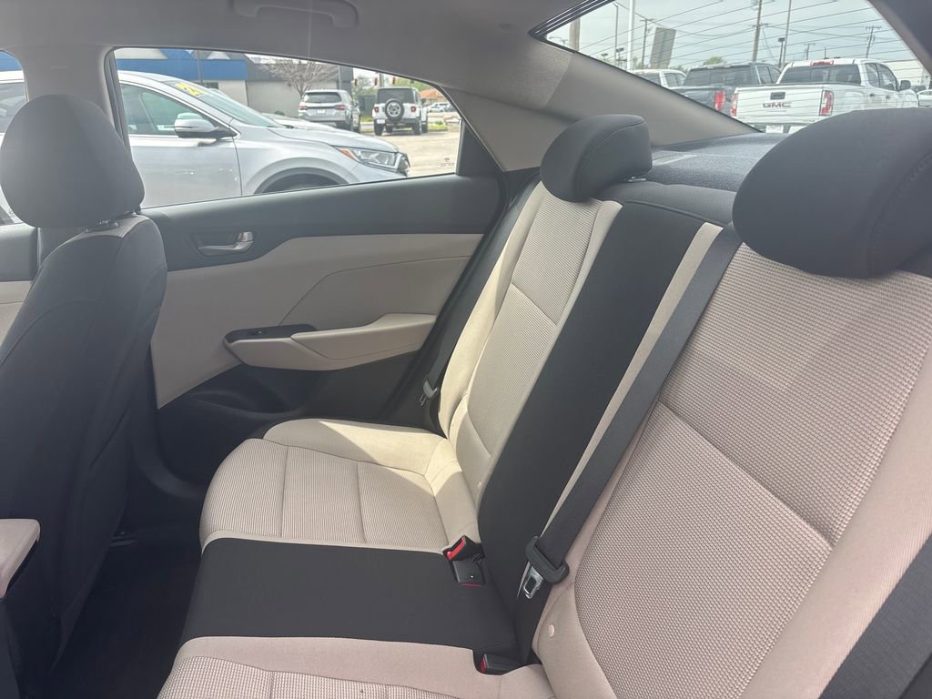 Used 2022 Hyundai Accent SEL FWD image 30