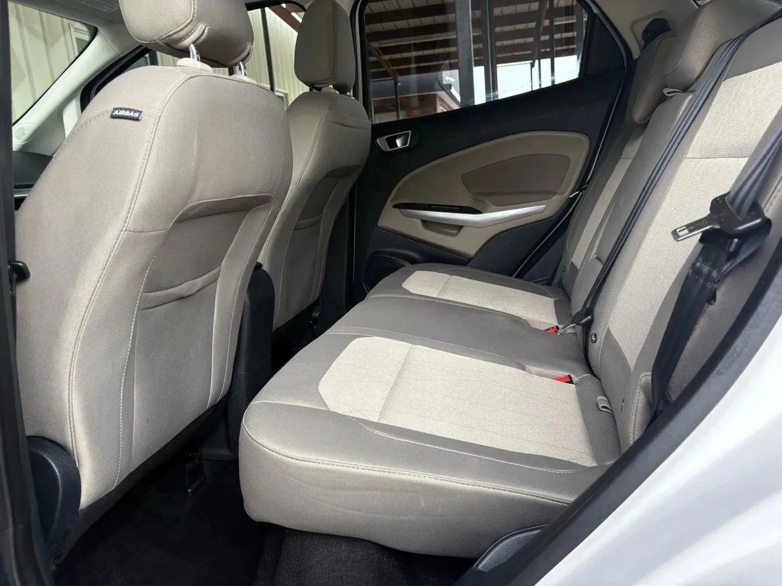 Used 2018 Ford EcoSport SE w/ SE Convenience Package image 39