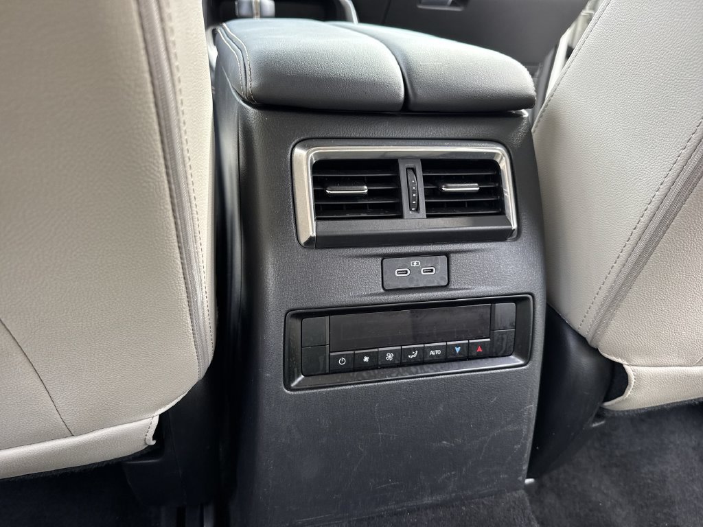 Used 2024 MAZDA CX-90 Plug-In Hybrid w/ Preferred AWD/4WD image 37