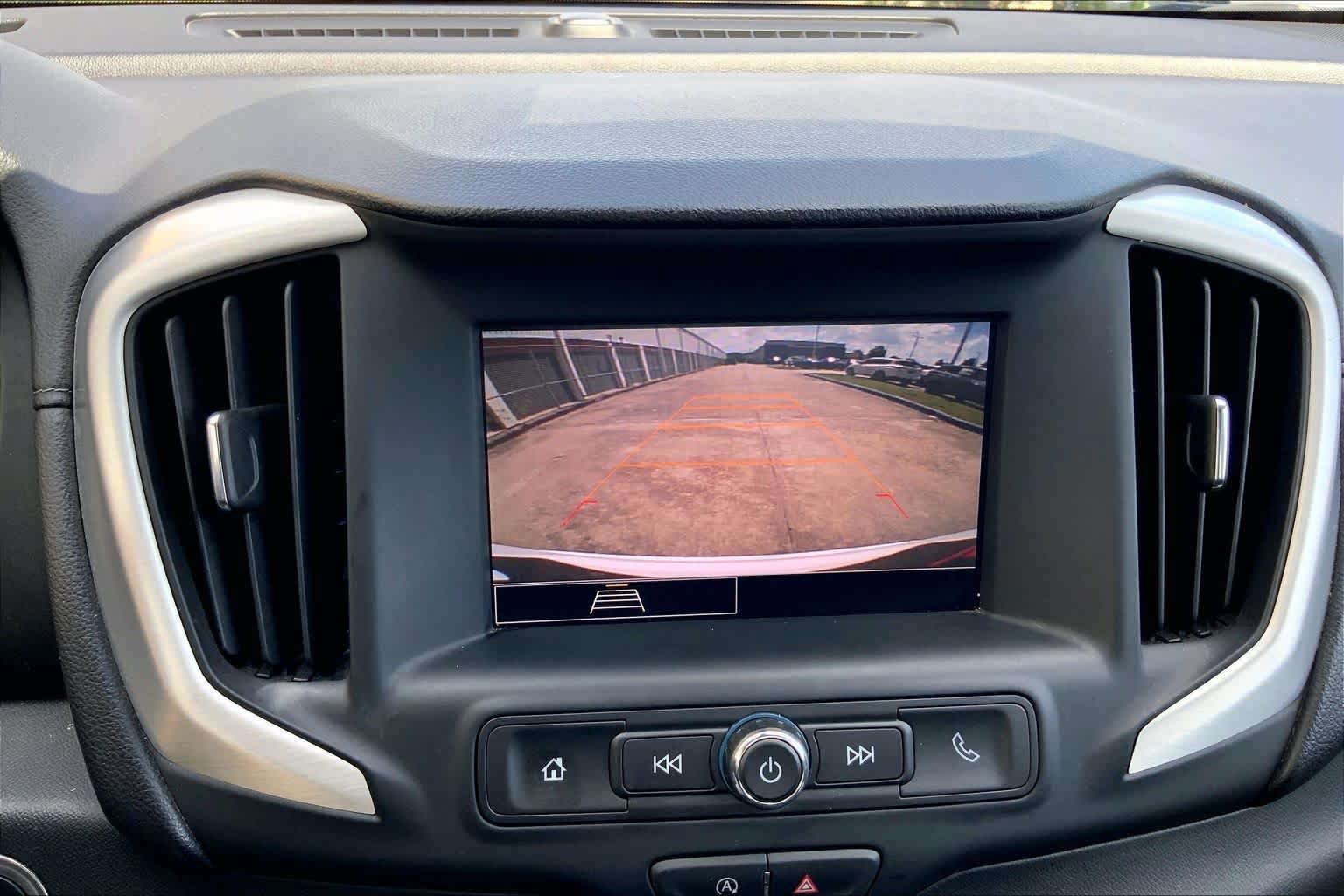 Used 2024 GMC Terrain SLE FWD image 25