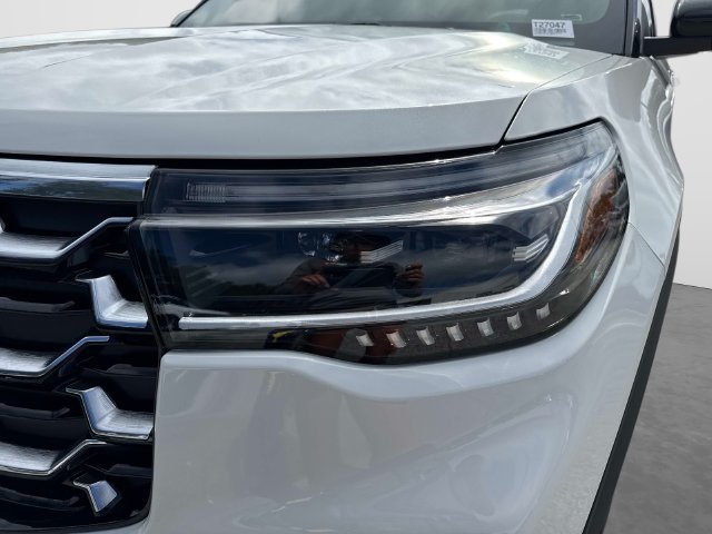New 2027 Ford Explorer Platinum w/ 3.0L Ultimate Package RWD image 10