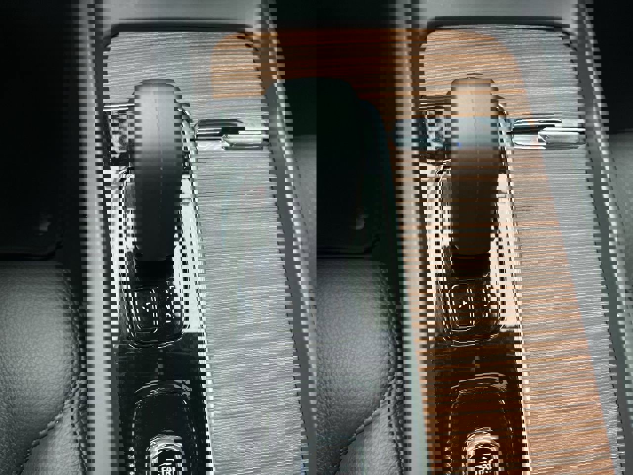 Used 2024 Volvo S60 B5 Plus image 25