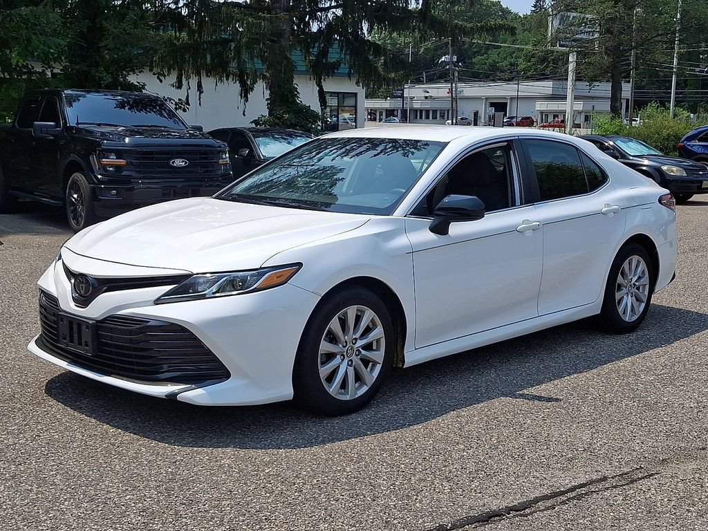 Used 2019 Toyota Camry LE FWD image 4