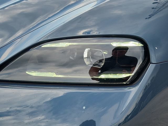 New 2026 Porsche Taycan image 8