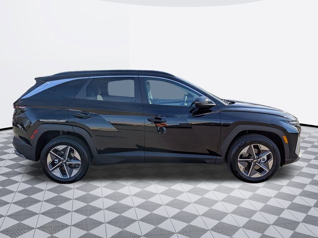 Certified 2025 Hyundai Tucson SEL AWD/4WD image 7