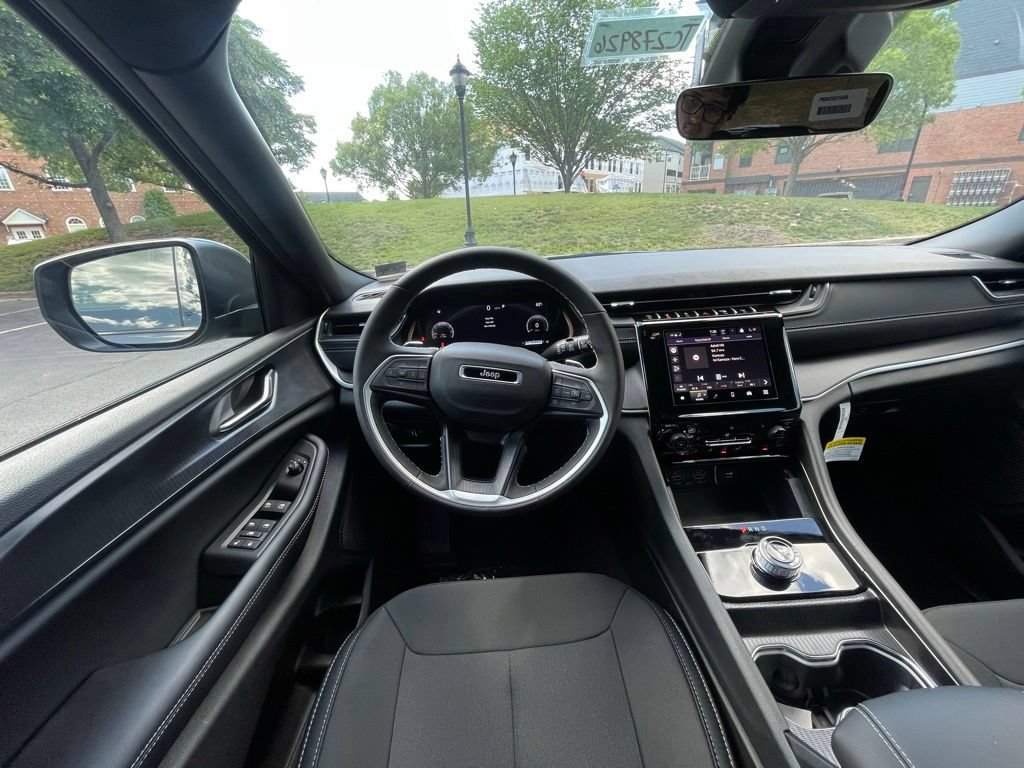 New 2026 Jeep Grand Cherokee Laredo X AWD/4WD image 12