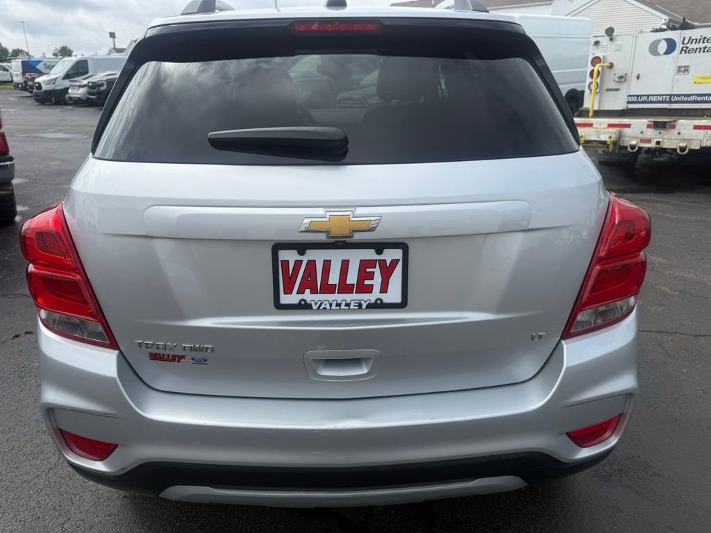 Used 2017 Chevrolet Trax LT w/ LT Convenience Package AWD/4WD image 4