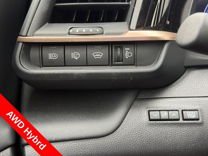 Used 2025 Toyota Crown Signia w/ Tow-Hitch Package (TMS) AWD/4WD image 29
