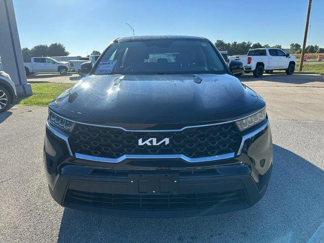 Used 2023 Kia Sorento LX image 8