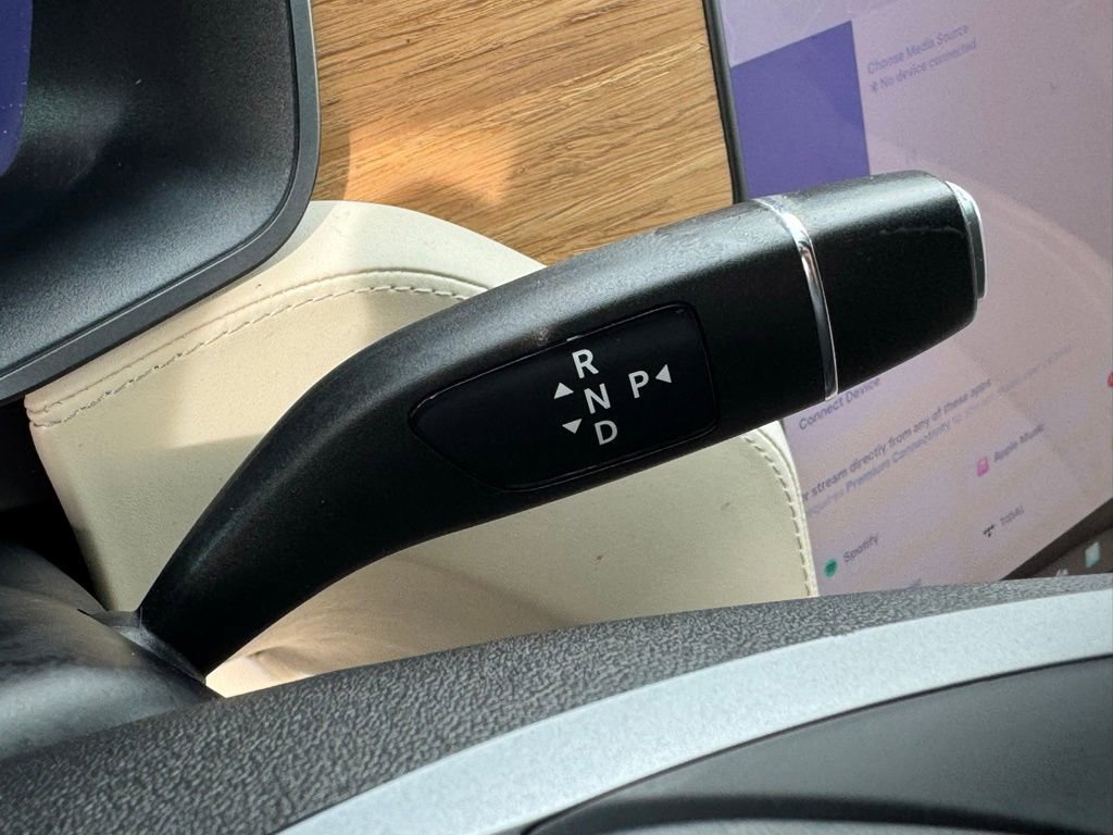 Used 2020 Tesla Model X Long Range image 28