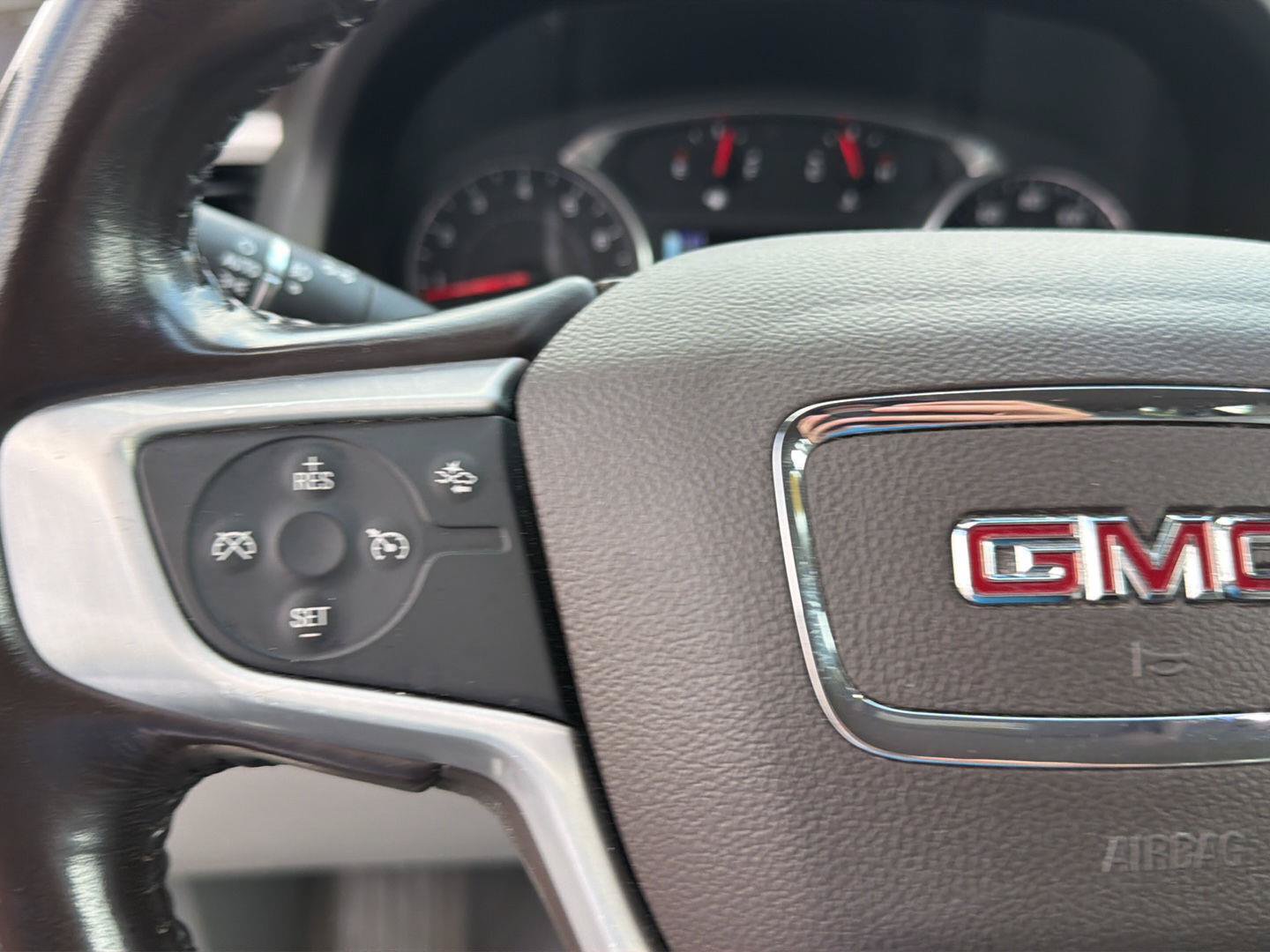 Used 2019 GMC Acadia SLT FWD image 21