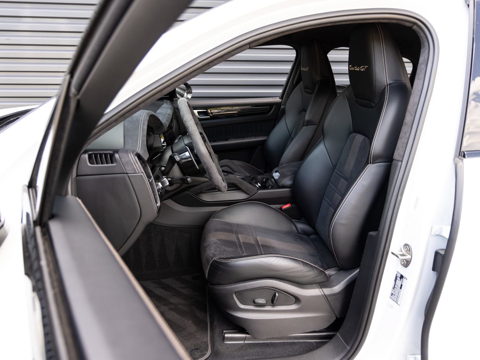 Certified 2022 Porsche Cayenne Turbo GT AWD/4WD image 5