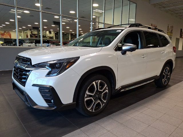 Used 2023 Subaru Ascent Limited w/ Technology Package AWD/4WD image 3