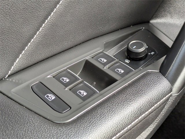 Used 2024 Volkswagen Tiguan SE image 27