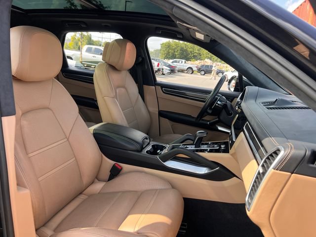 Used 2019 Porsche Cayenne Turbo AWD/4WD image 37