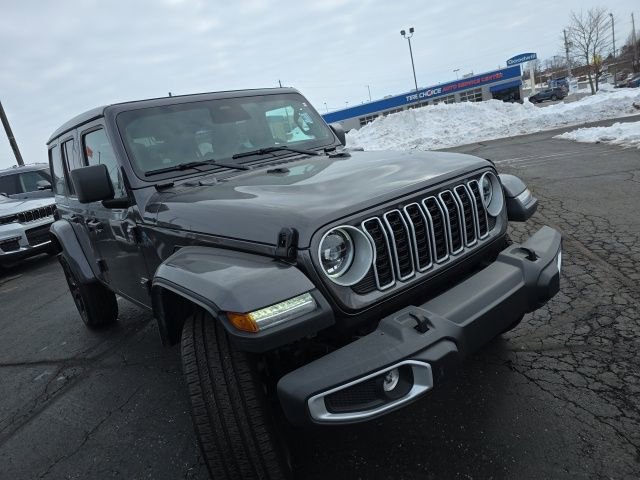 Used 2025 Jeep Wrangler Unlimited Sahara w/ Safety Group image 9