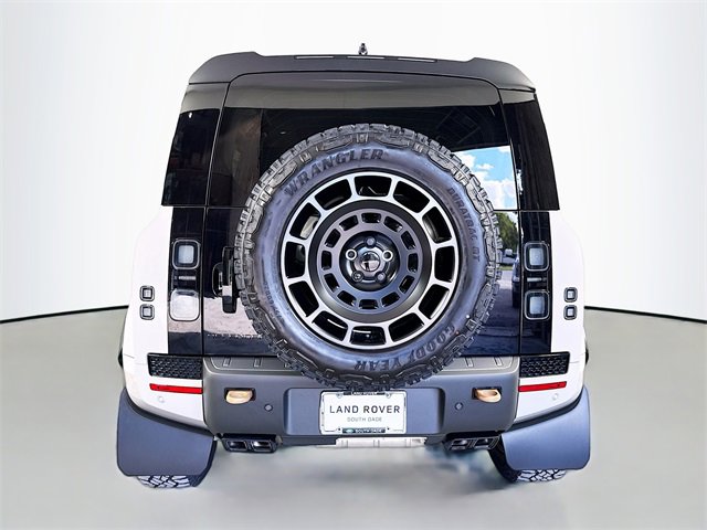 New 2026 Land Rover Defender 110 OCTA image 6
