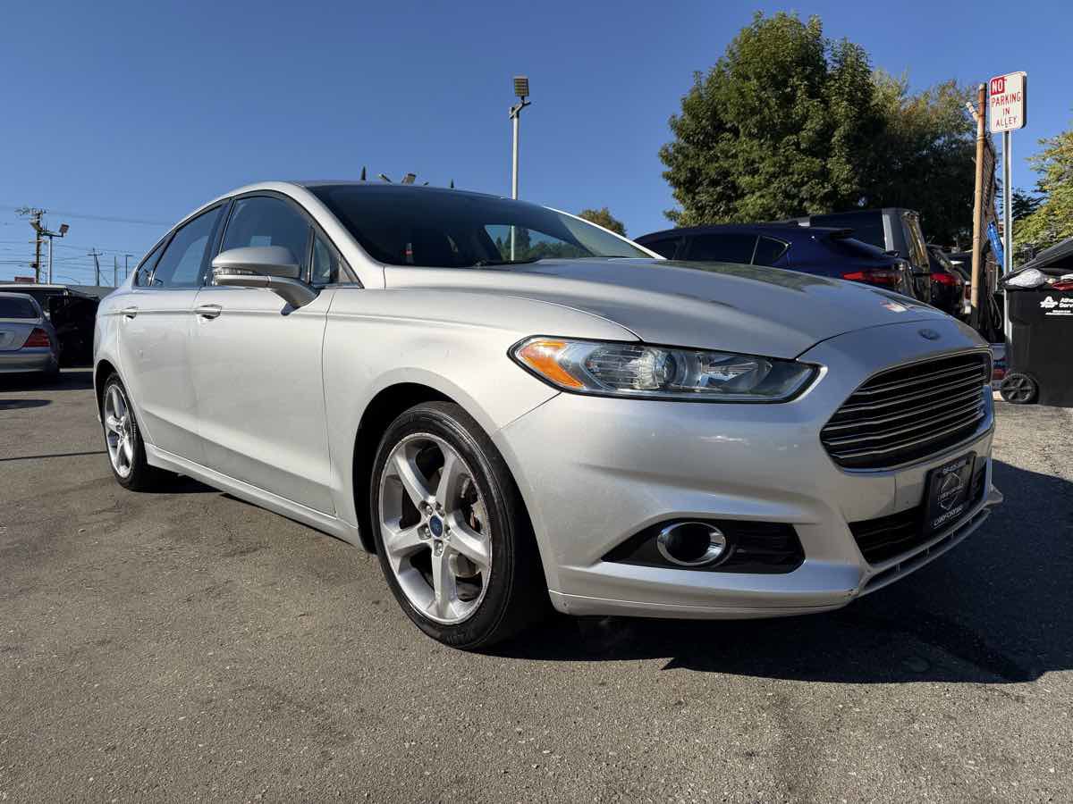 Used 2014 Ford Fusion SE image 1