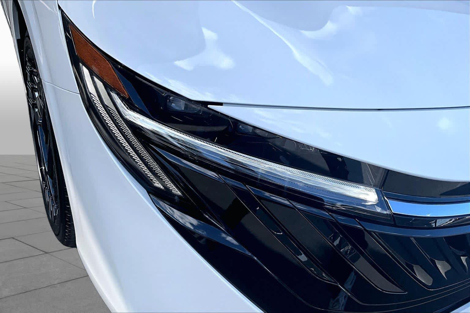 New 2026 Nissan Sentra SR w/ SR Premium Package FWD image 13