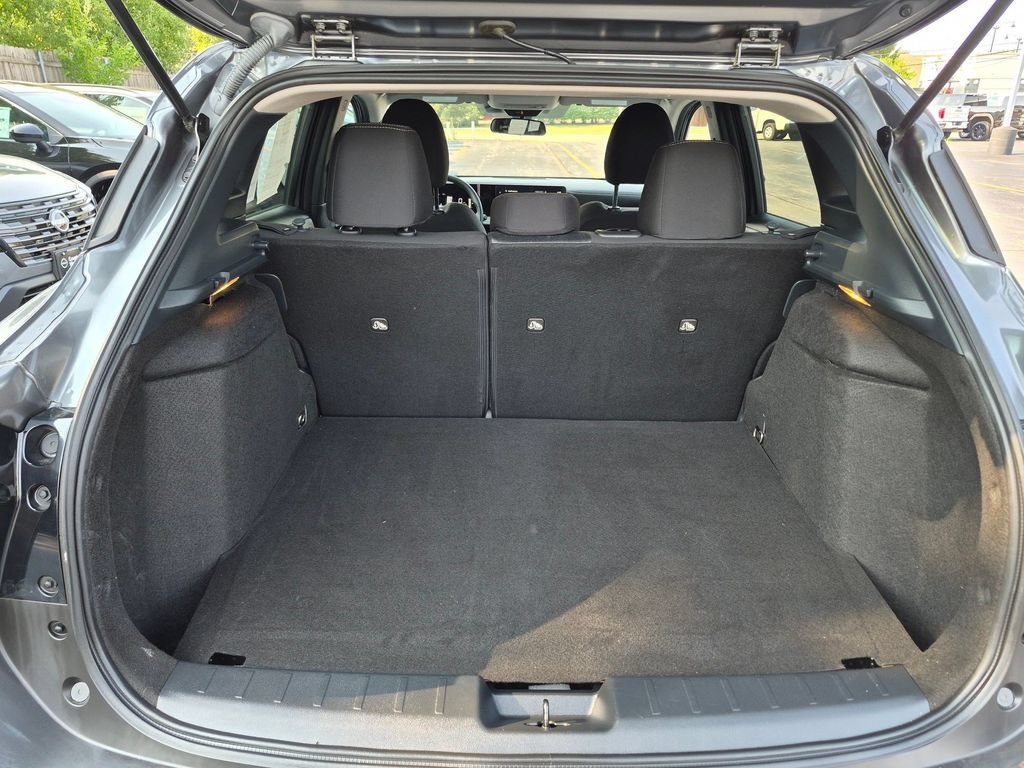 Used 2025 Nissan Kicks SV AWD/4WD image 23