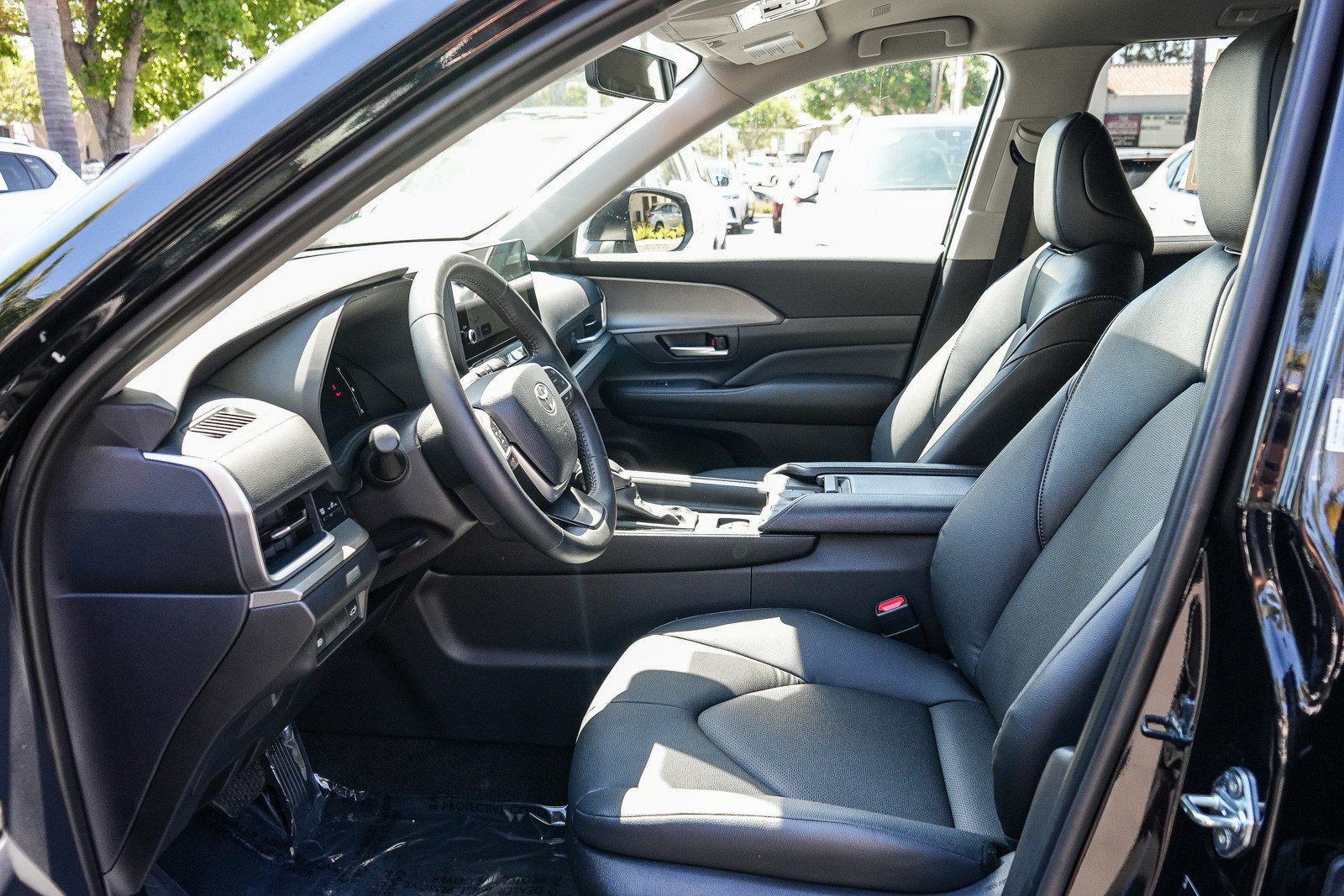 Used 2025 Toyota Grand Highlander FWD image 16