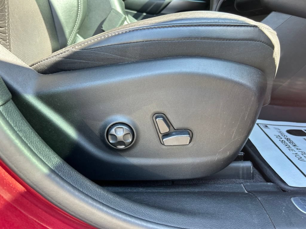 Used 2019 Jeep Cherokee Limited FWD image 51