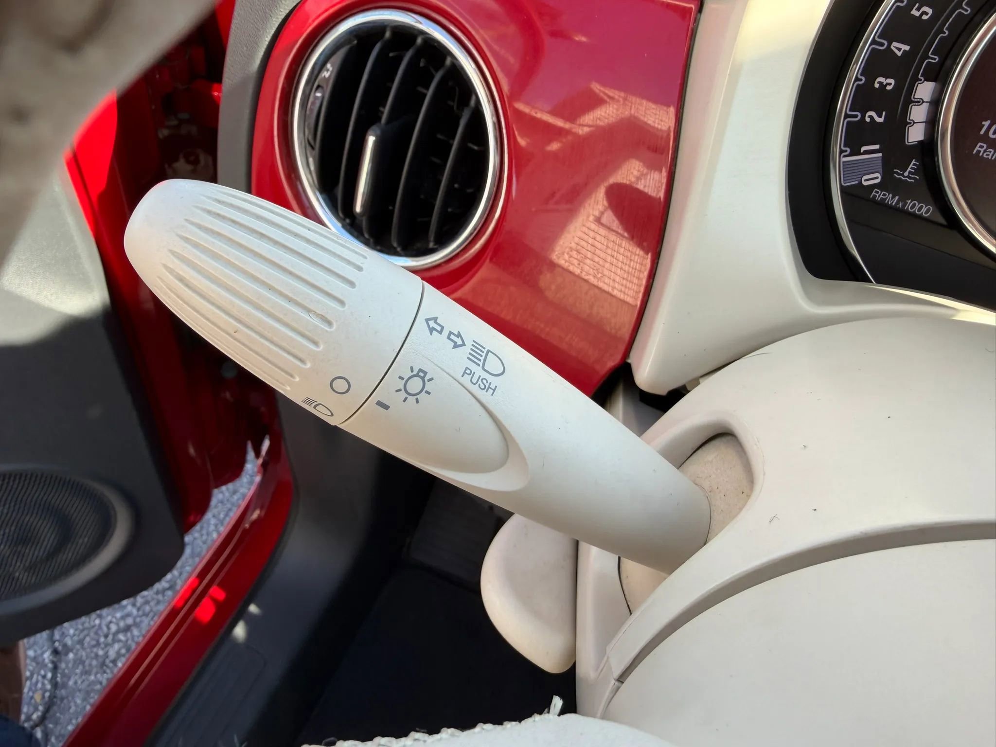 Used 2017 FIAT 500 Lounge image 33