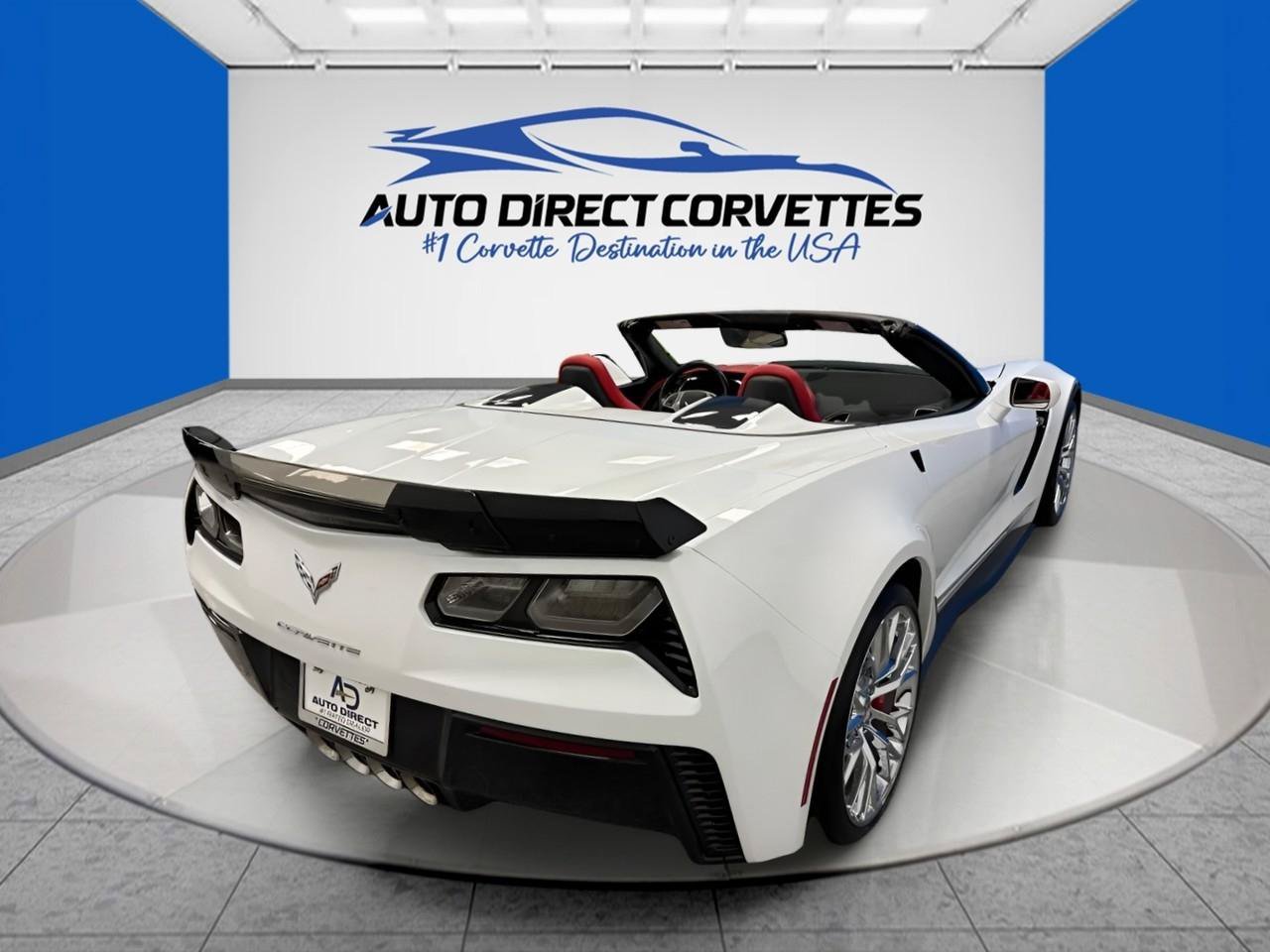 Used 2015 Chevrolet Corvette Z06 w/ 3LZ Preferred Equipment Group RWD image 9