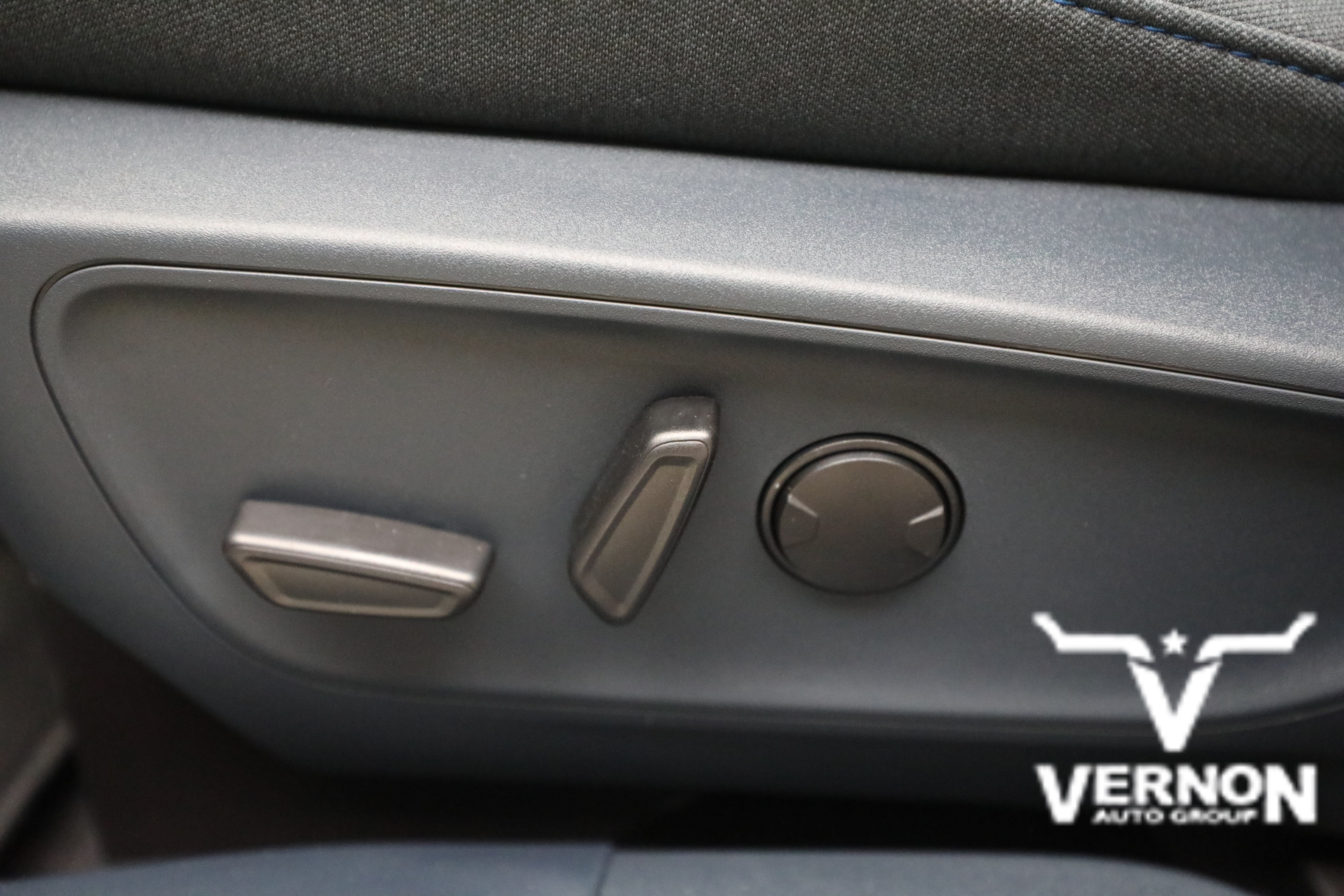 New 2026 Ford Maverick XLT w/ XLT Luxury Package FWD image 14