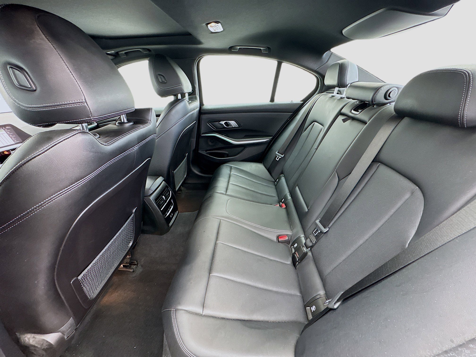 Used 2022 BMW 330i Sedan w/ Premium Package image 16