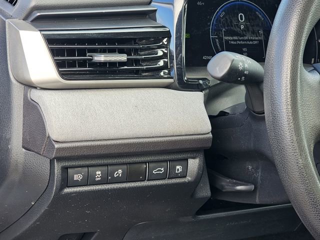 Used 2025 Toyota Camry LE w/ Convenience Package image 18