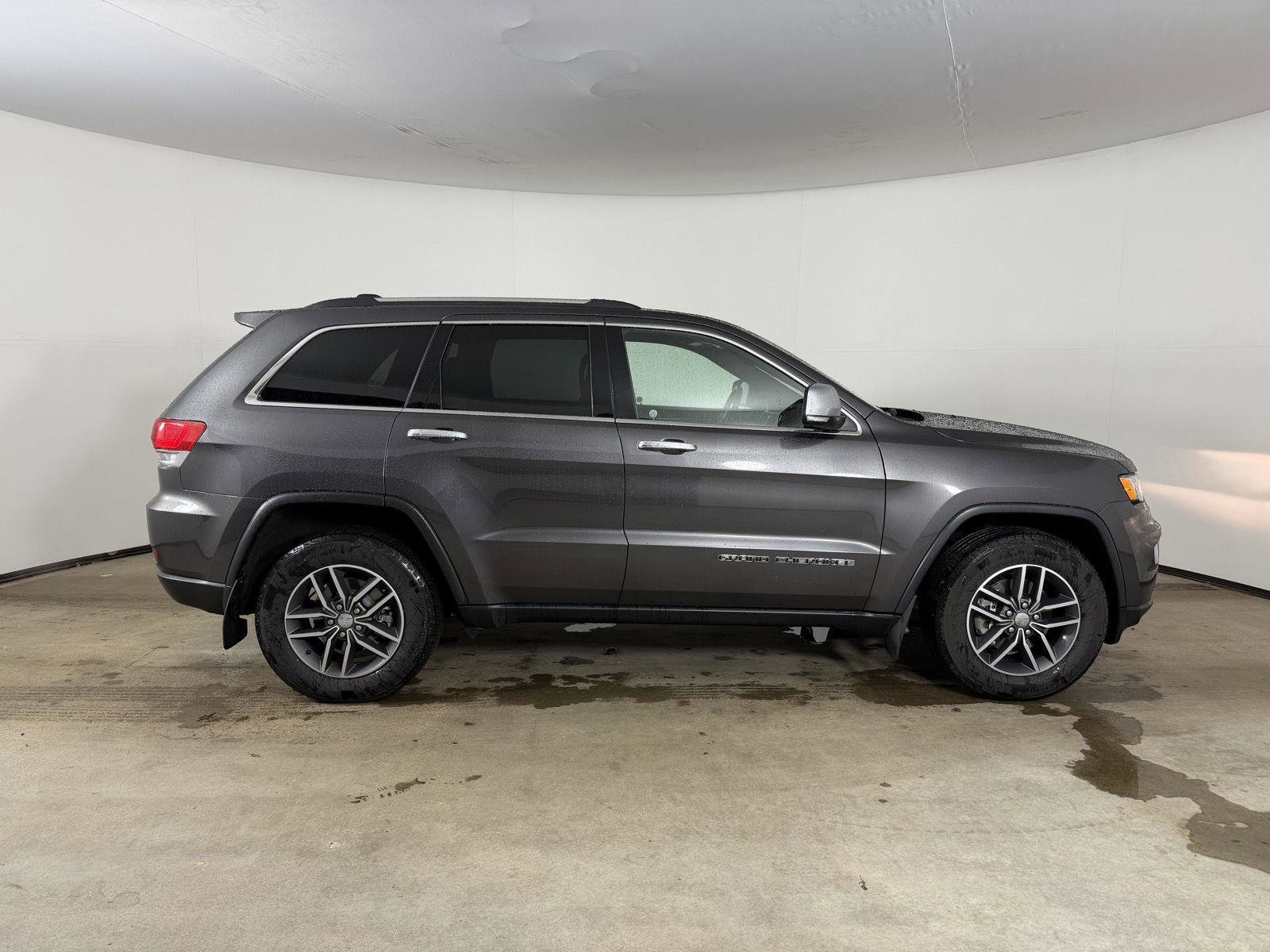 Used 2018 Jeep Grand Cherokee Limited w/ Trailer Tow Group IV AWD/4WD image 7