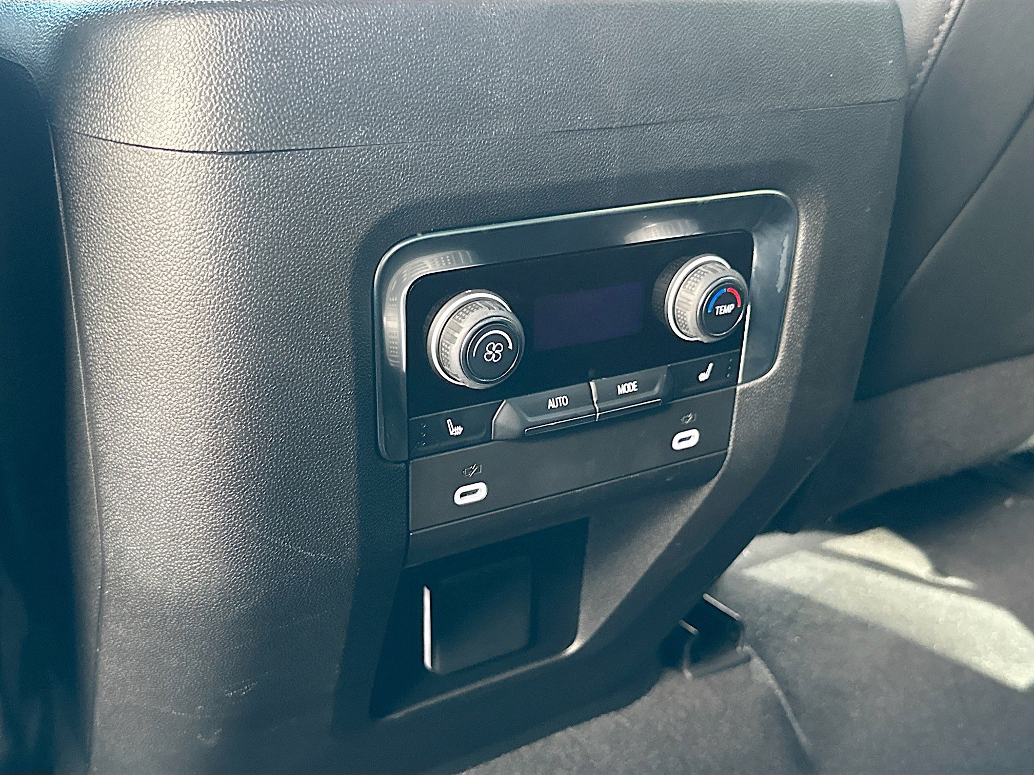 Used 2024 Chevrolet Tahoe RST w/ Luxury Package image 27