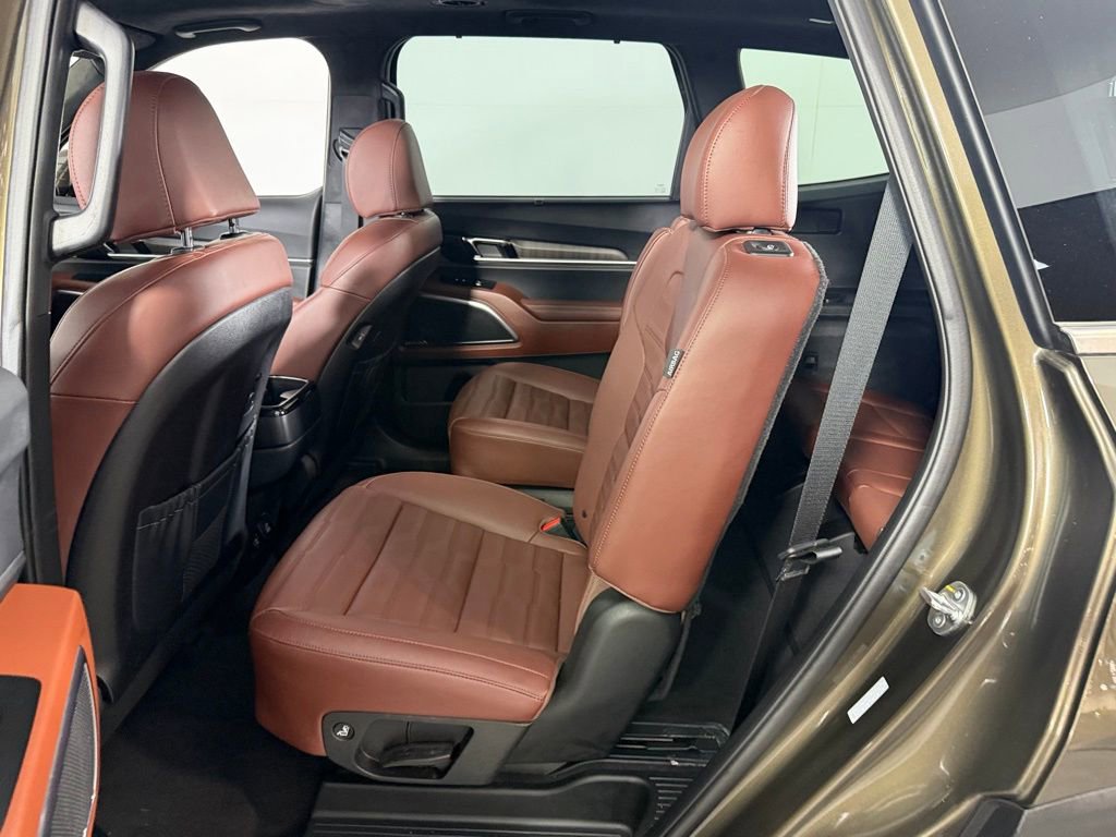 Used 2024 Kia Telluride SX Prestige w/ Towing Package image 27