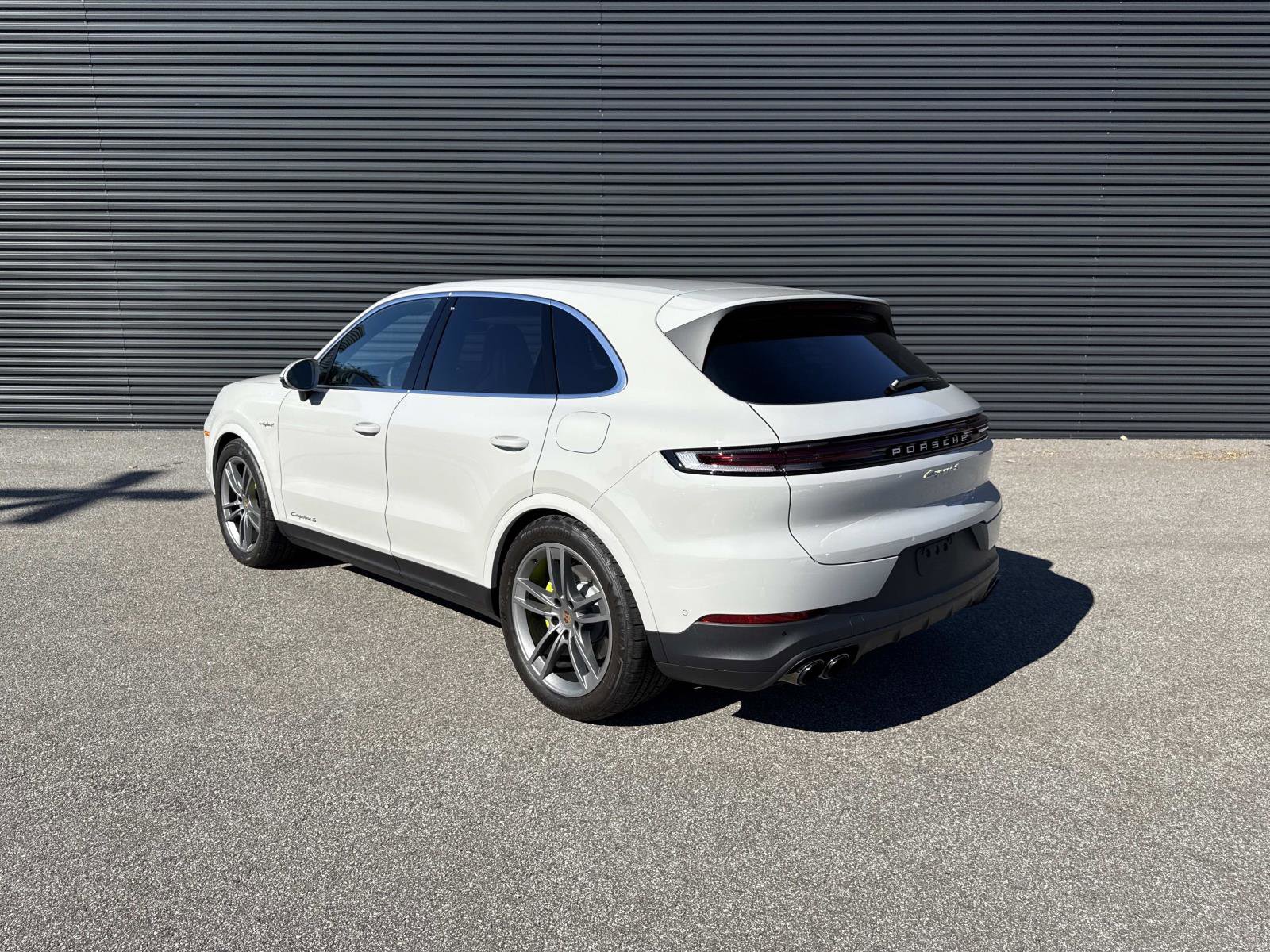 Certified 2025 Porsche Cayenne S image 3