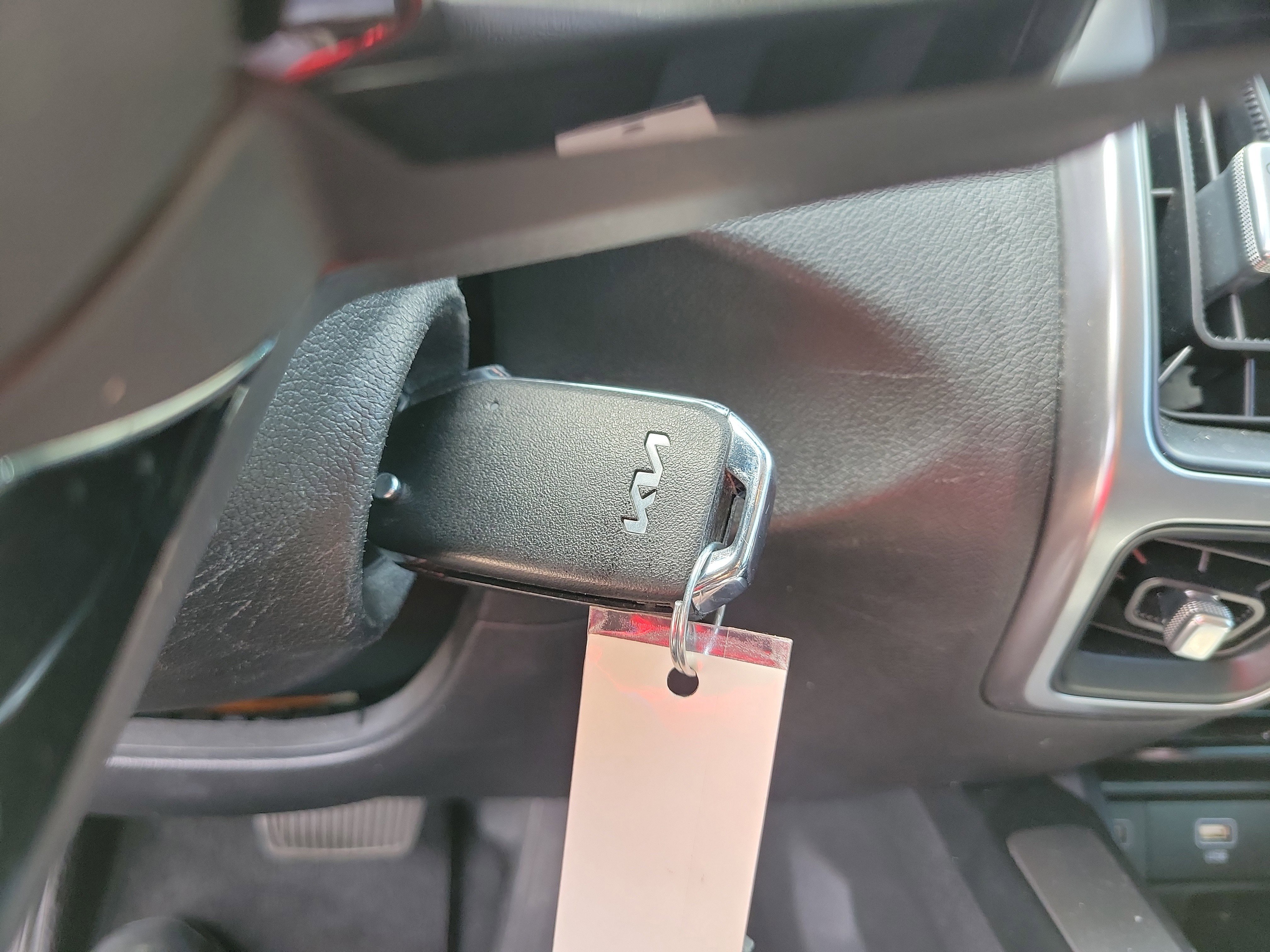 Used 2023 Kia Sorento LX image 29