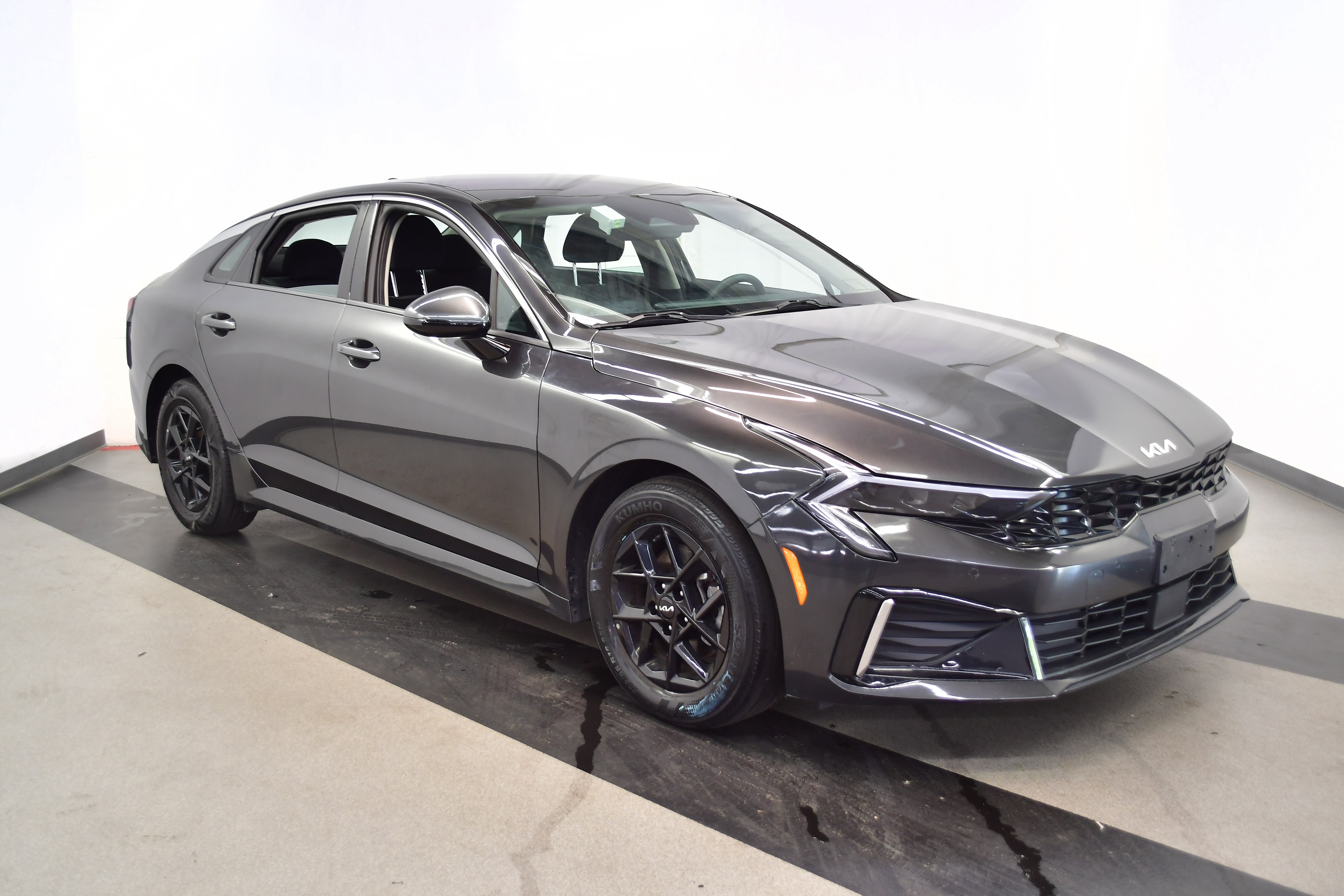 Used 2025 Kia K5 LXS FWD image 2