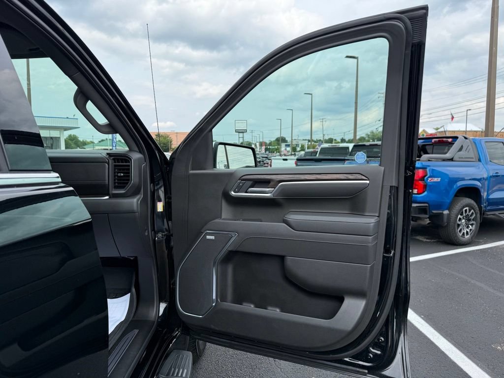 Used 2025 GMC Sierra 1500 SLT w/ SLT Premium Package AWD/4WD image 22