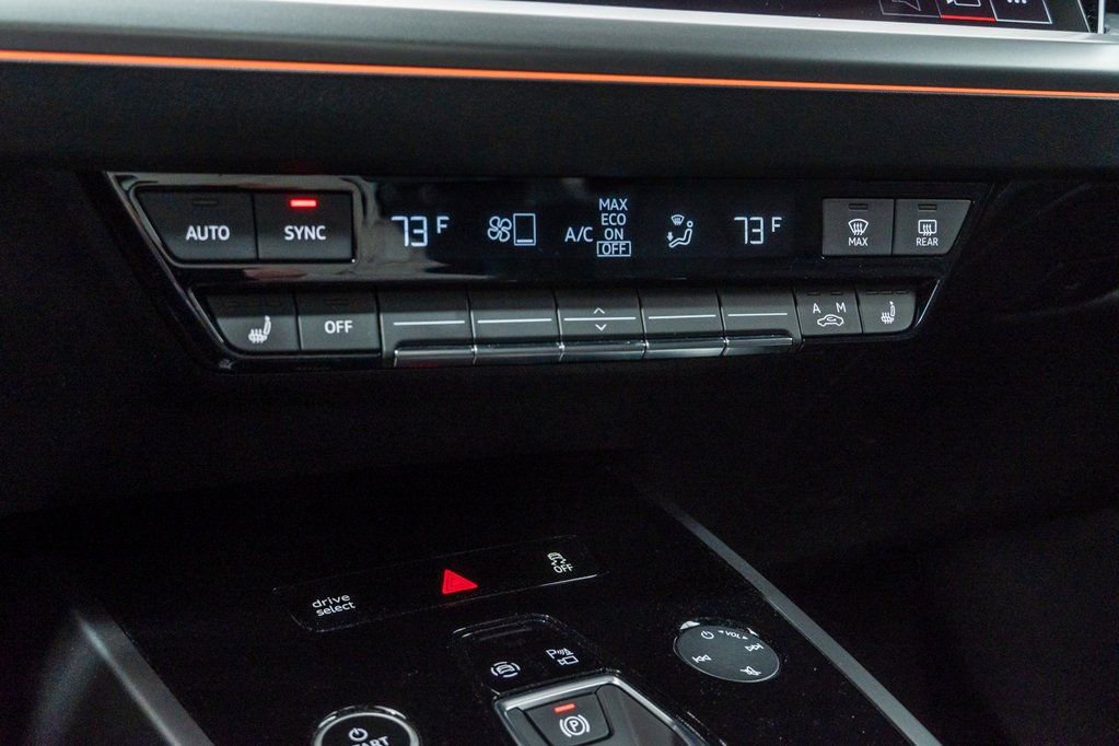 Used 2025 Audi Q4 e-tron Premium Plus w/ Premium Plus image 18