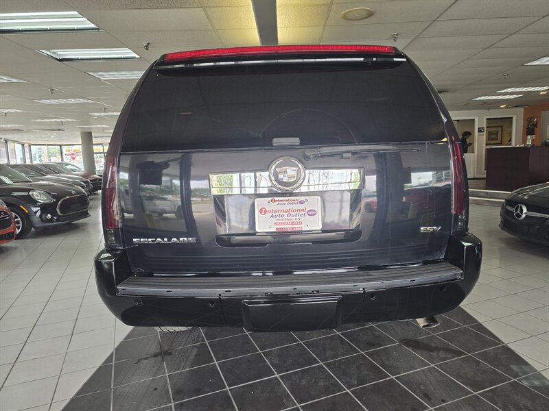 Used 2007 Cadillac Escalade ESV AWD w/ Information Package image 5