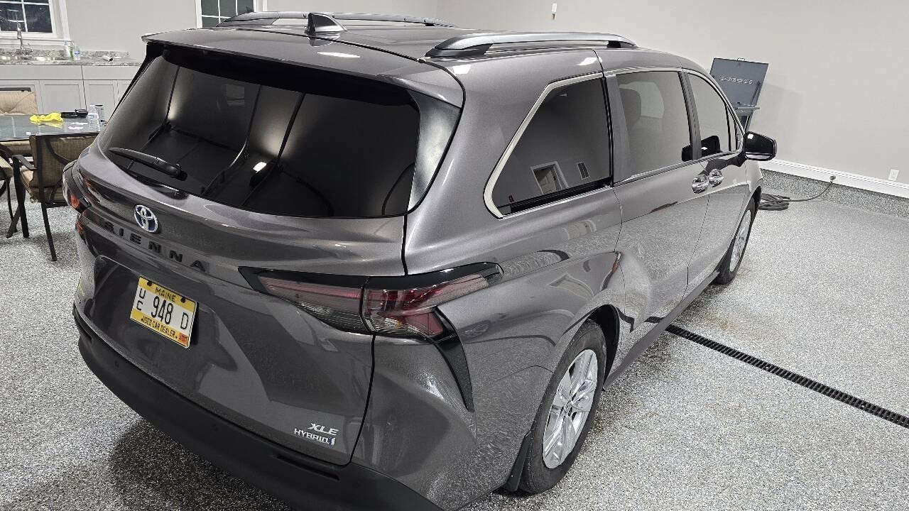 Used 2024 Toyota Sienna XLE w/ XLE Plus Package AWD/4WD image 10