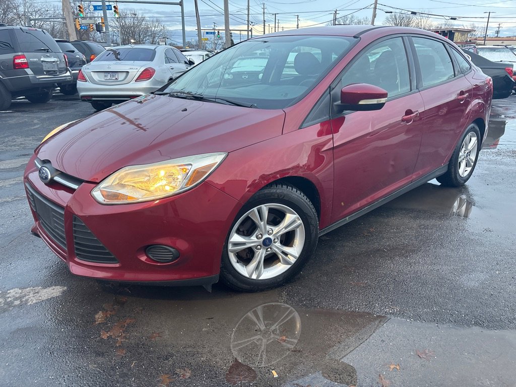 Used 2014 Ford Focus SE w/ SE Winter Package image 1