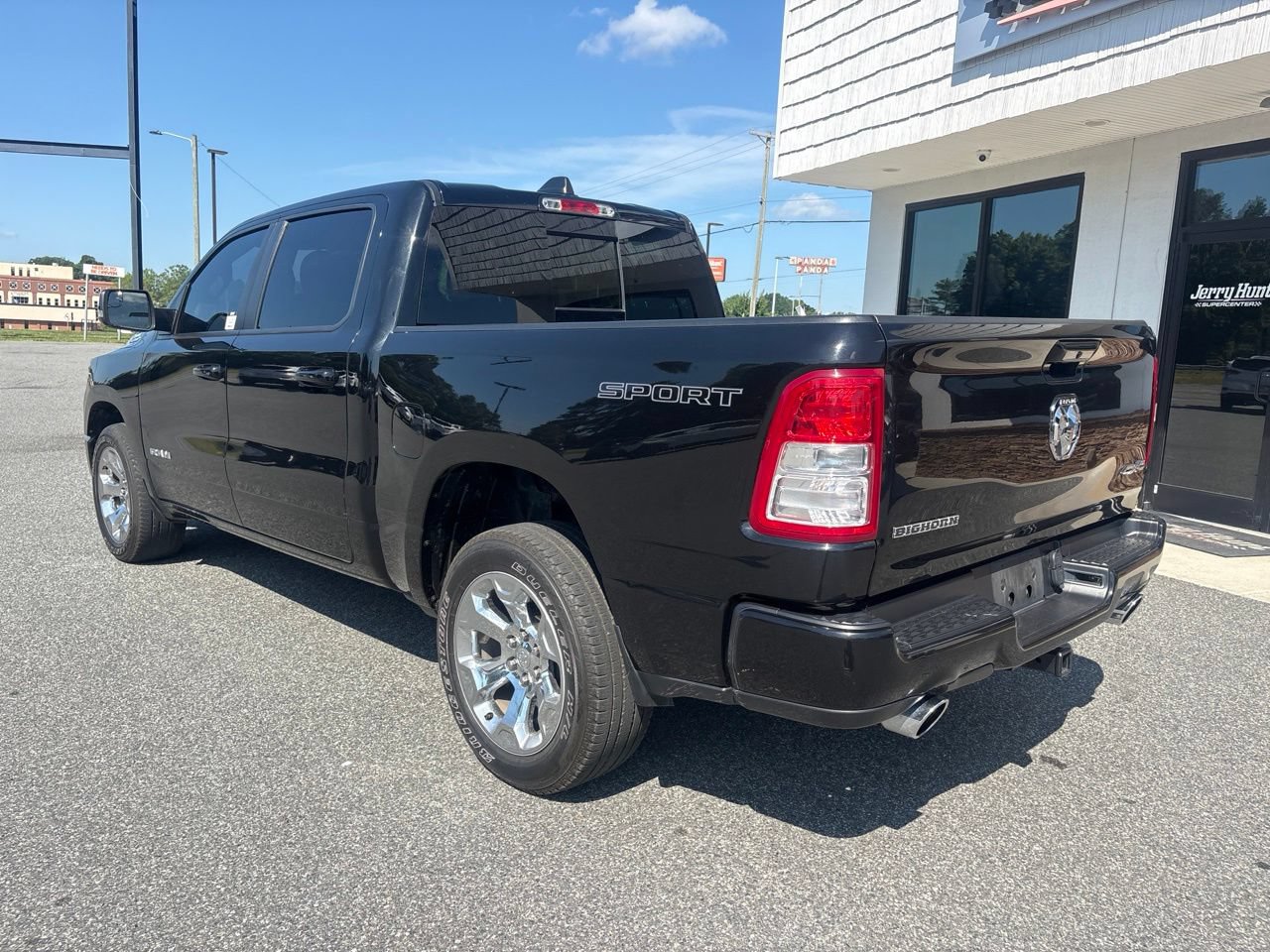 Used 2022 RAM 1500 Big Horn AWD/4WD image 6