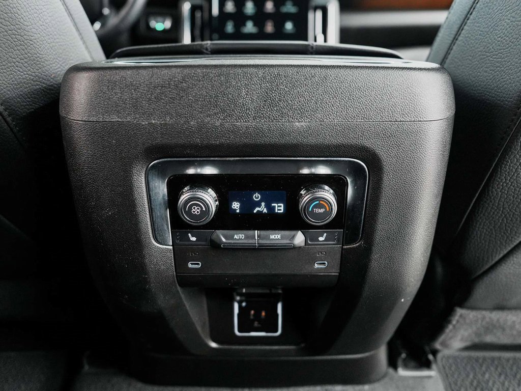 Used 2025 GMC Yukon XL Denali image 35