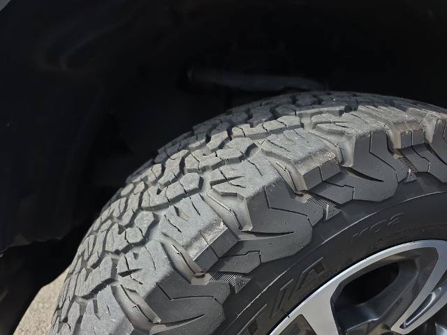 Used 2019 Toyota Tacoma TRD Sport AWD/4WD image 38